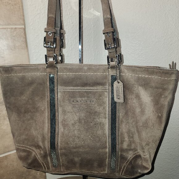 COACH Limited Edition Gallery Tote Suede Beaded COA included - Picture 2 of 14